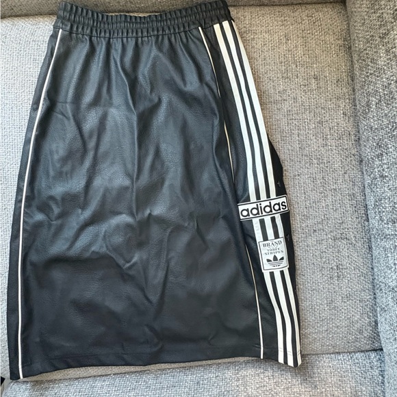 BNWT Adidas Adibreak Faux Leather Skirt – Size Small - Picture 15 of 15